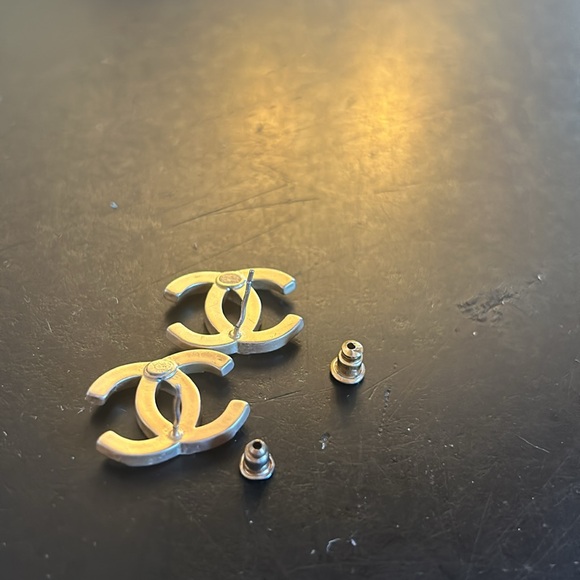 Authentic Chanel Earrings! Real diamonds and gemstones. - Picture 9 of 9